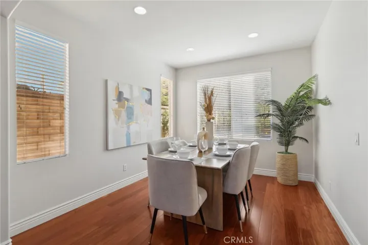 Picture  taken when the house was staged previously