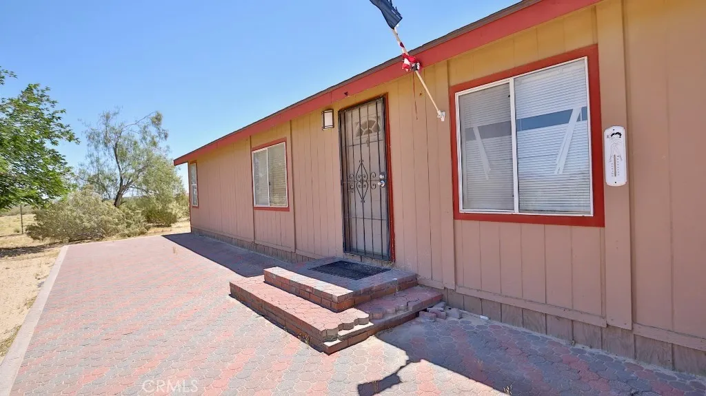 9351 Camp Rock, Lucerne Valley, California 92356 home-pic-2