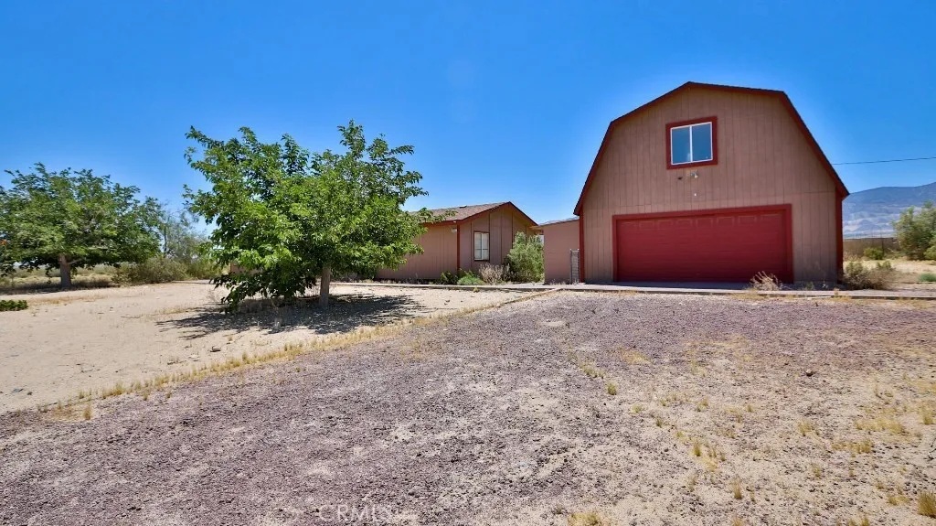 9351 Camp Rock, Lucerne Valley, California 92356 home-pic-5