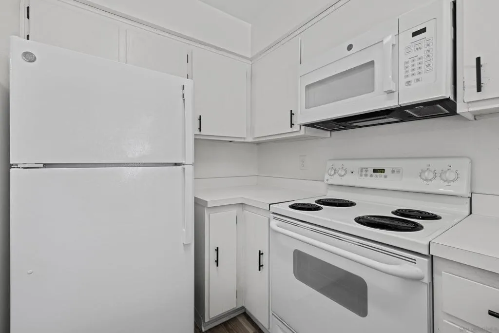 1389 Caminito Gabaldon A, San Diego, California 92108 home-pic-10