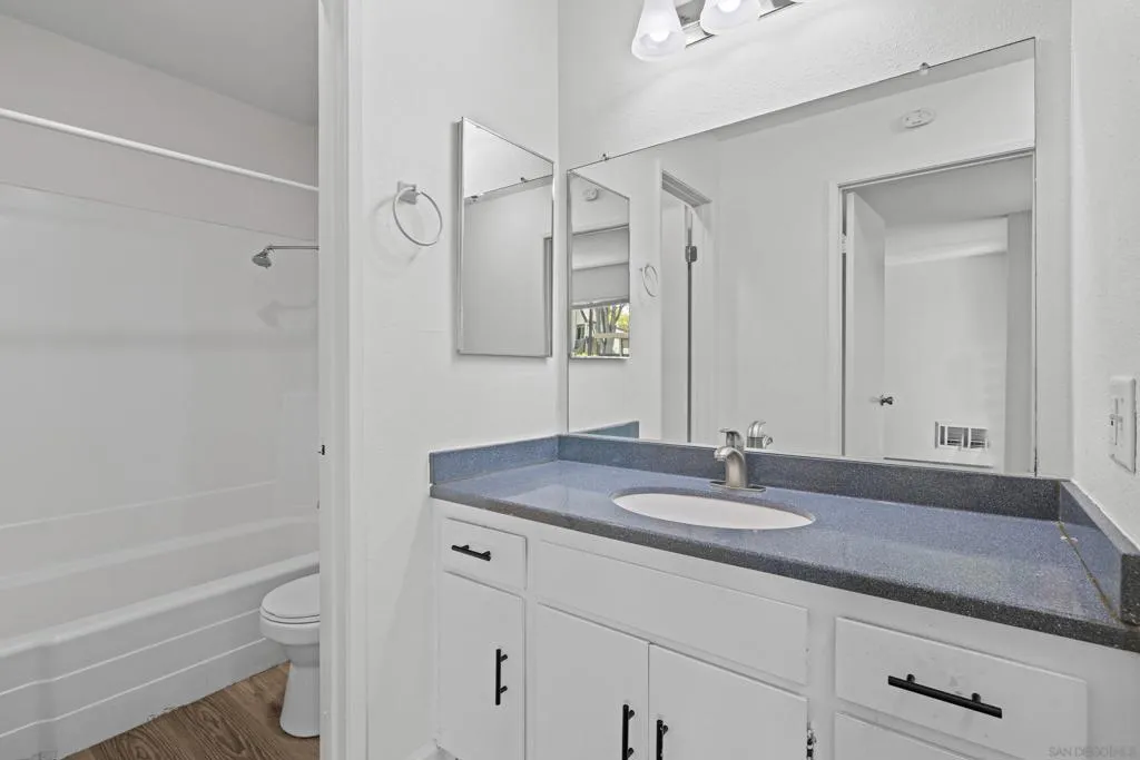 1389 Caminito Gabaldon A, San Diego, California 92108 home-pic-16