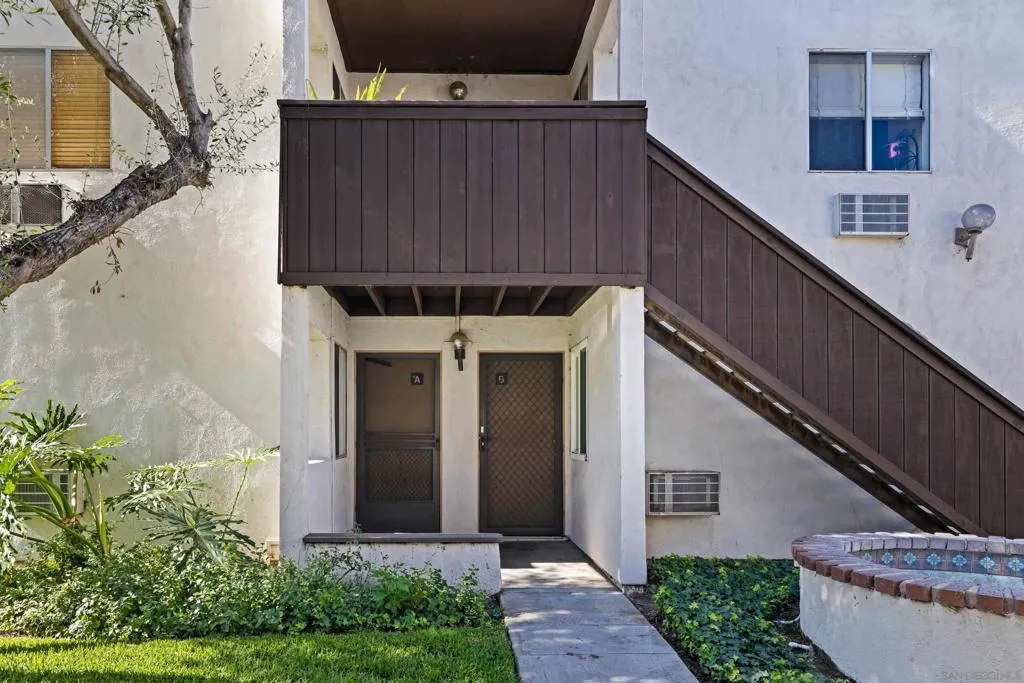 1389 Caminito Gabaldon A, San Diego, California 92108 home-pic-23