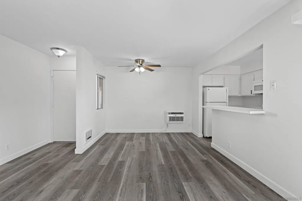 1389 Caminito Gabaldon A, San Diego, California 92108 home-pic-3