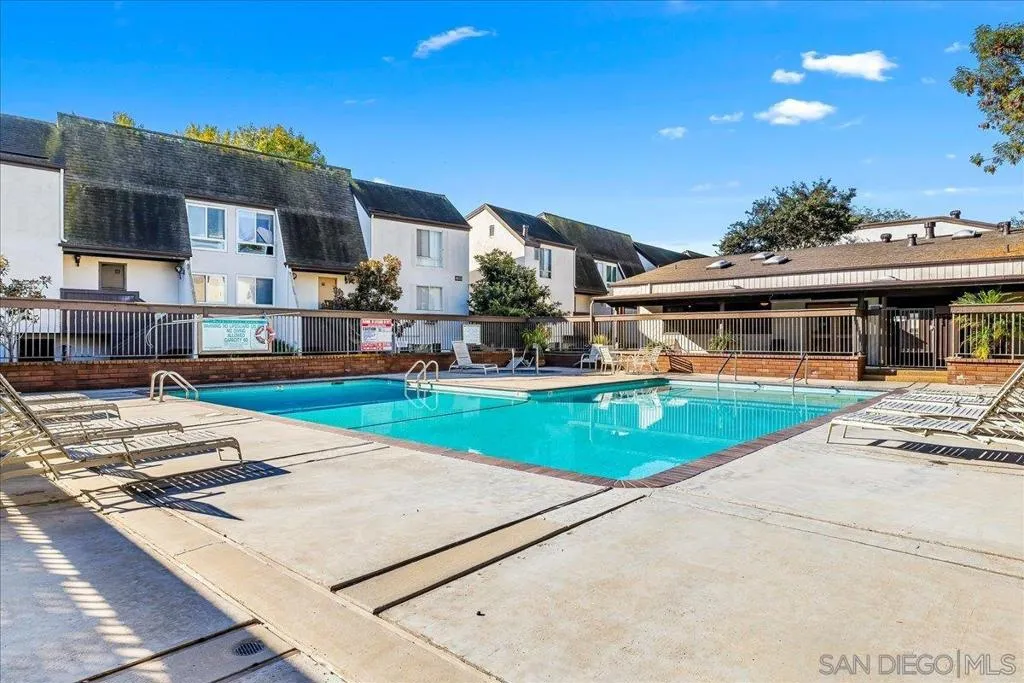 1389 Caminito Gabaldon A, San Diego, California 92108 home-pic-19