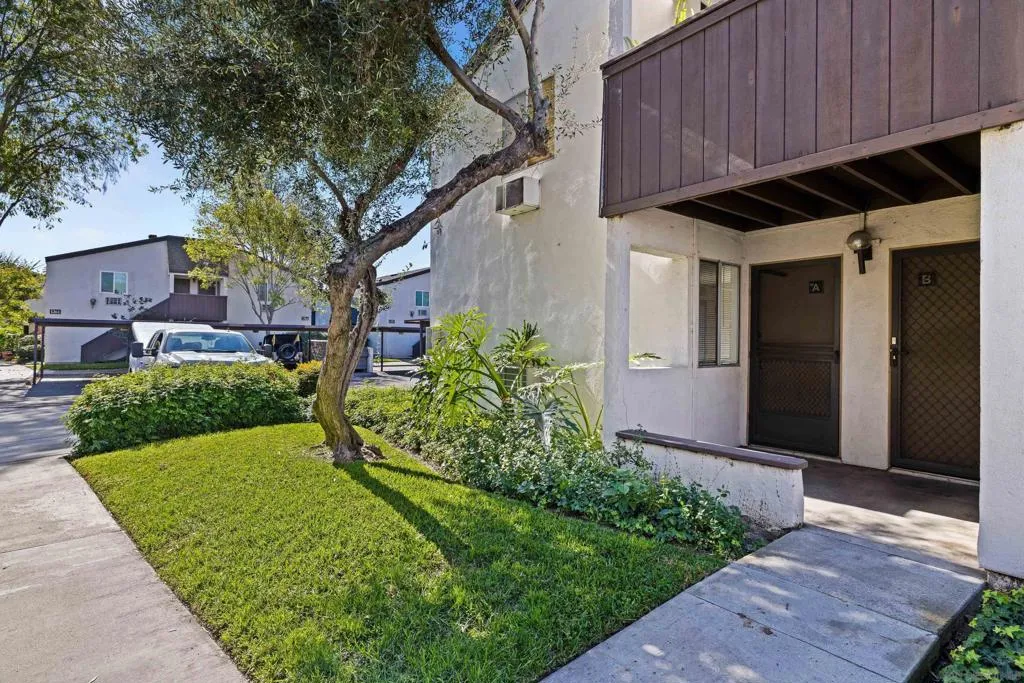 1389 Caminito Gabaldon A, San Diego, California 92108 home-pic-24