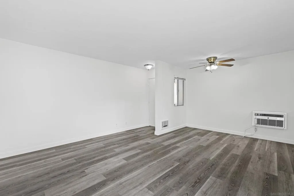 1389 Caminito Gabaldon A, San Diego, California 92108 home-pic-4