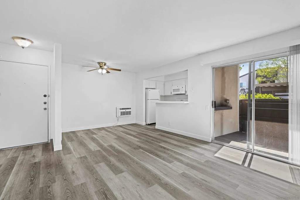 1389 Caminito Gabaldon A, San Diego, California 92108 home-pic-1