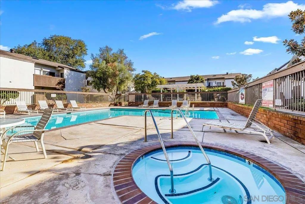 1389 Caminito Gabaldon A, San Diego, California 92108 home-pic-18