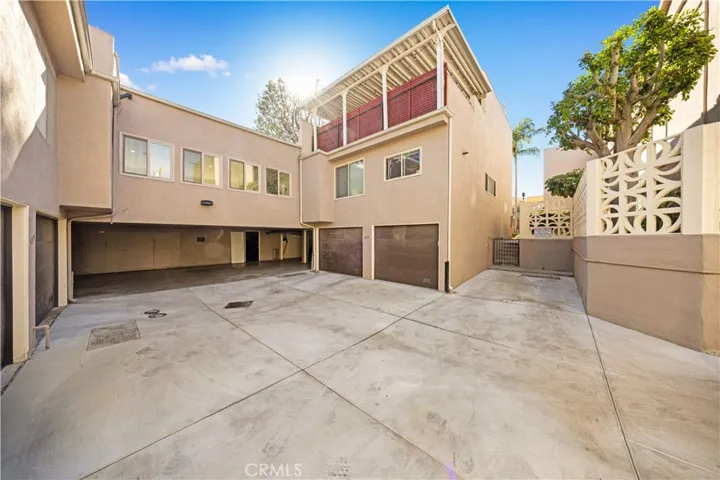 Garage Access with Guest Parking