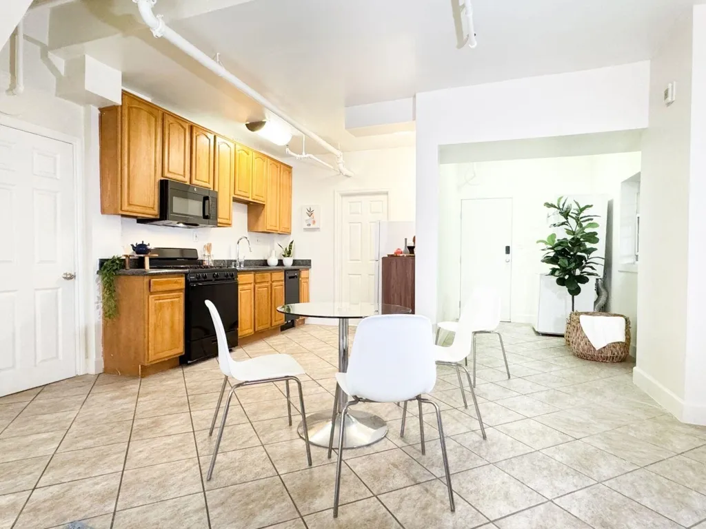 2842 Adeline St 6, Oakland, California 94608 home-pic-7