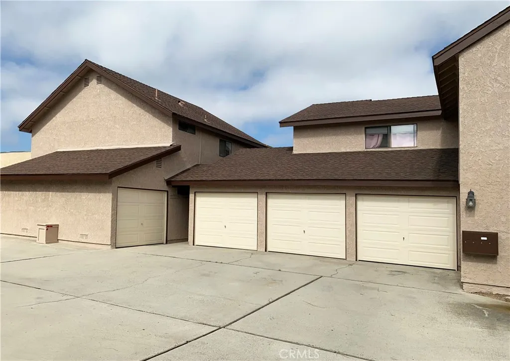 4881 Vista Drive, Huntington Beach, California 92649 home-pic-4