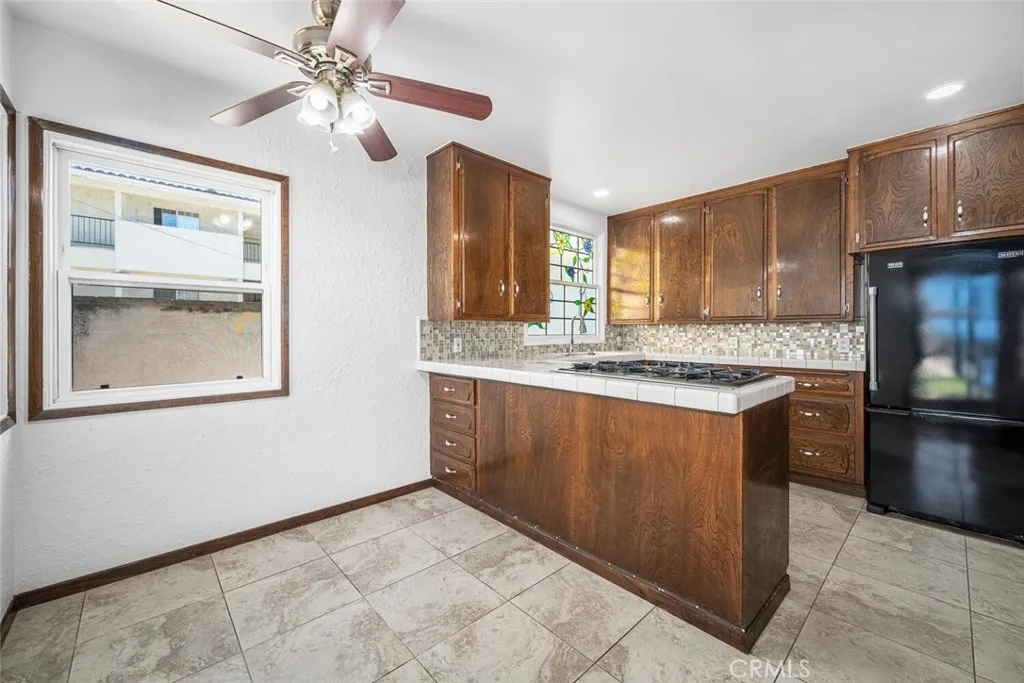 964 W 14th, San Pedro, California 90731 home-pic-32
