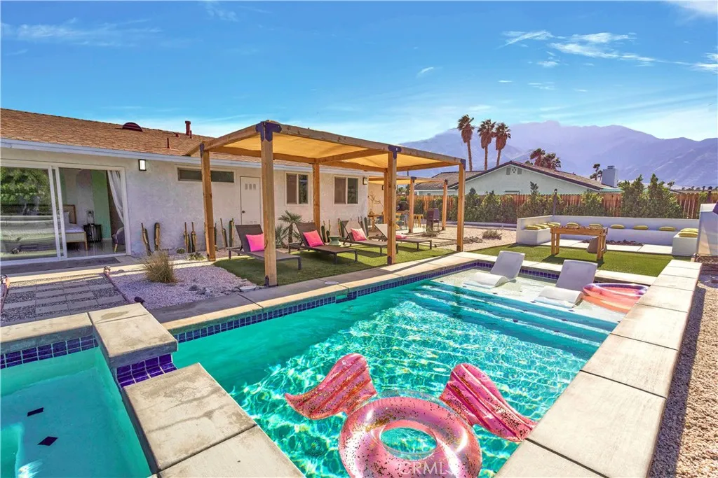 2144 E Rogers, Palm Springs, California 92262 home-pic-6