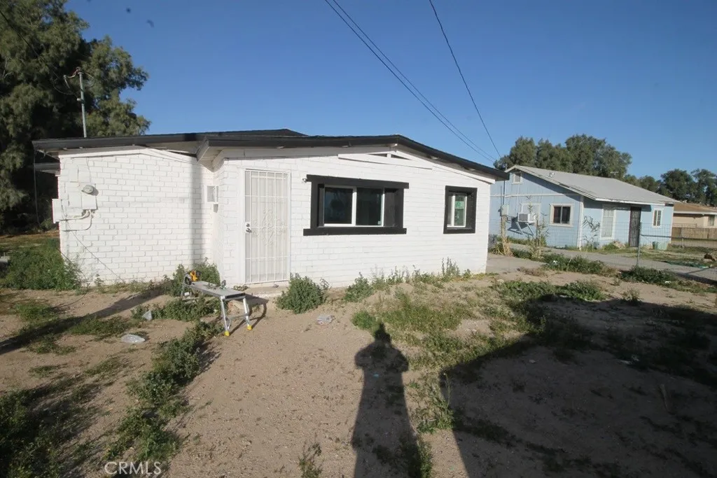 35630 San Bernardino, Daggett, California 92327 home-pic-1