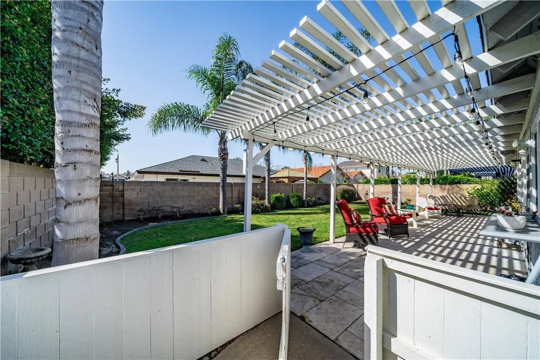 215 N Avenida Segovia, Anaheim Hills, California 92808 home-pic-13