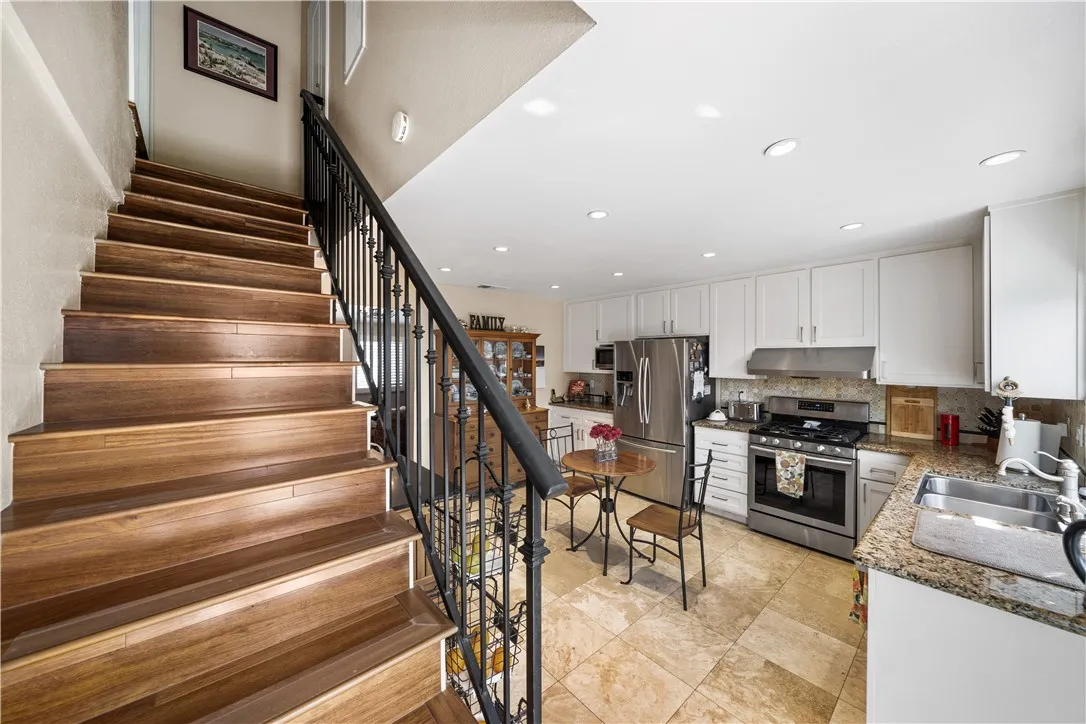 215 N Avenida Segovia, Anaheim Hills, California 92808 home-pic-20