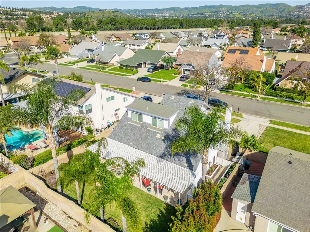 215 N Avenida Segovia, Anaheim Hills, California 92808 home-pic-48