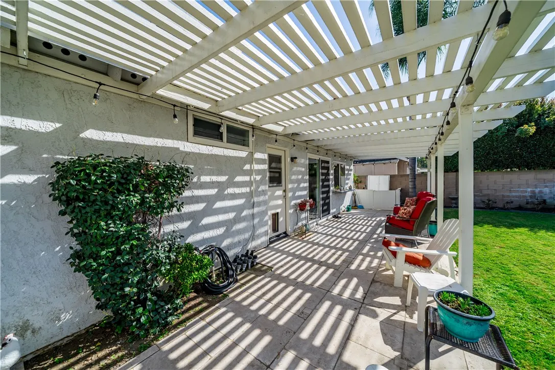 215 N Avenida Segovia, Anaheim Hills, California 92808 home-pic-10