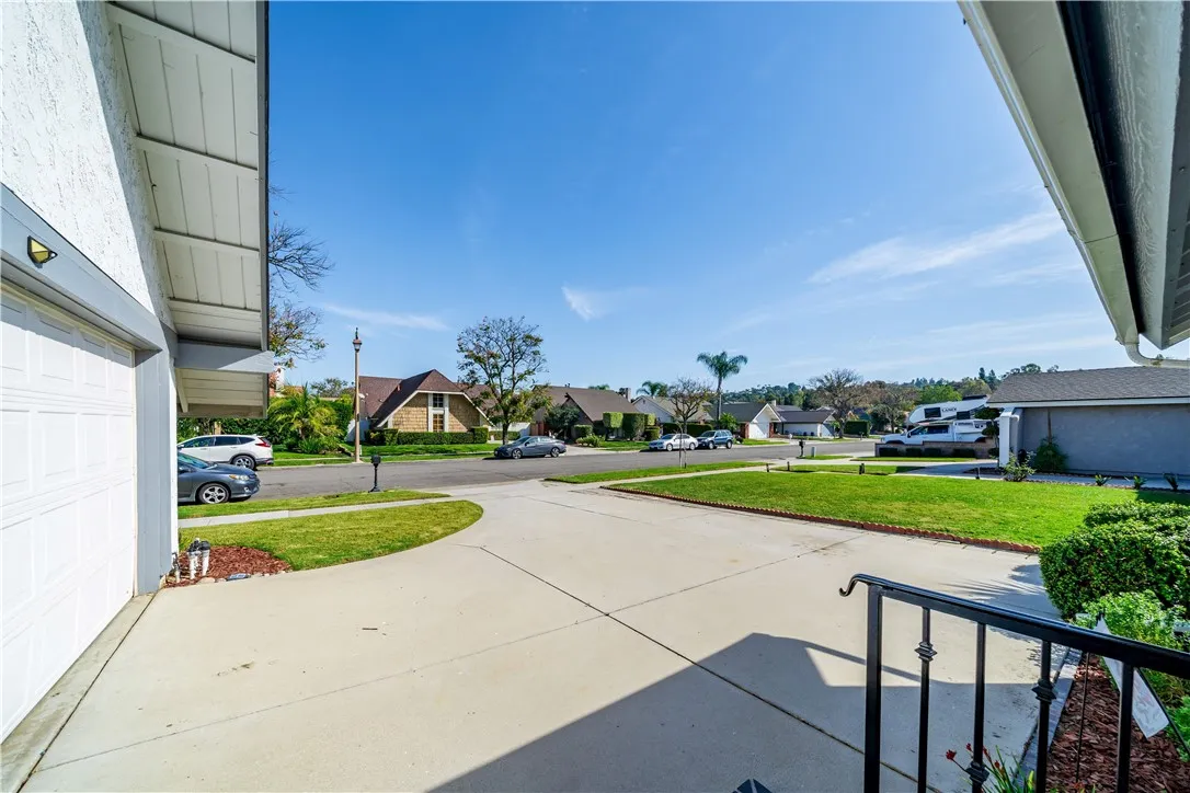 215 N Avenida Segovia, Anaheim Hills, California 92808 home-pic-4