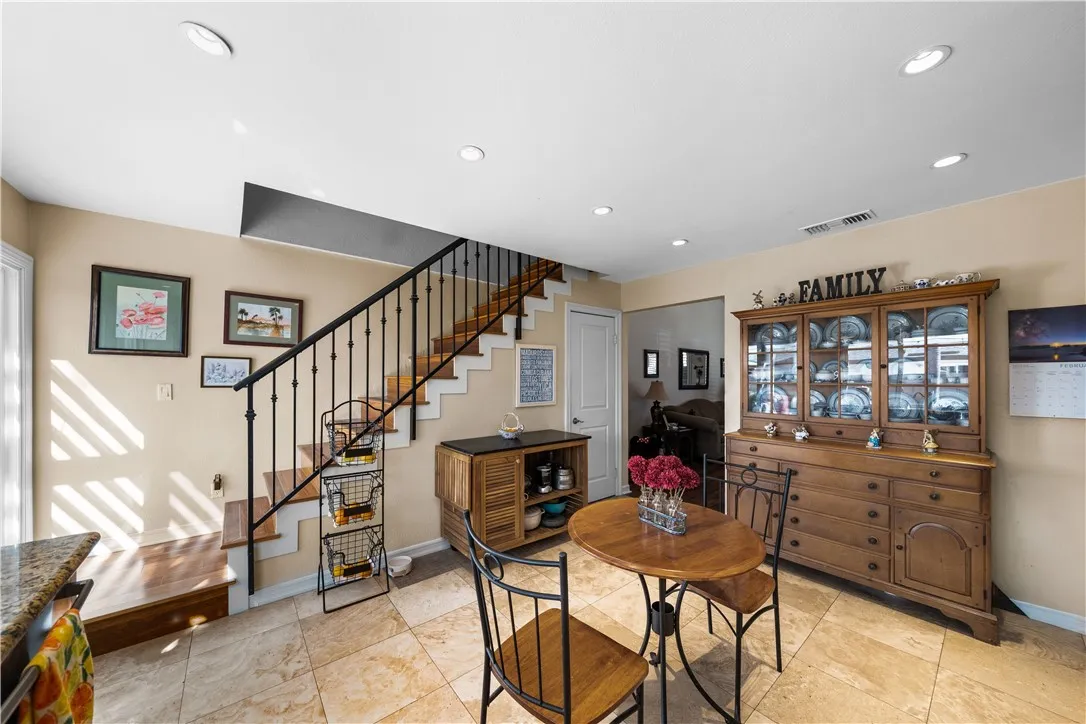 215 N Avenida Segovia, Anaheim Hills, California 92808 home-pic-19