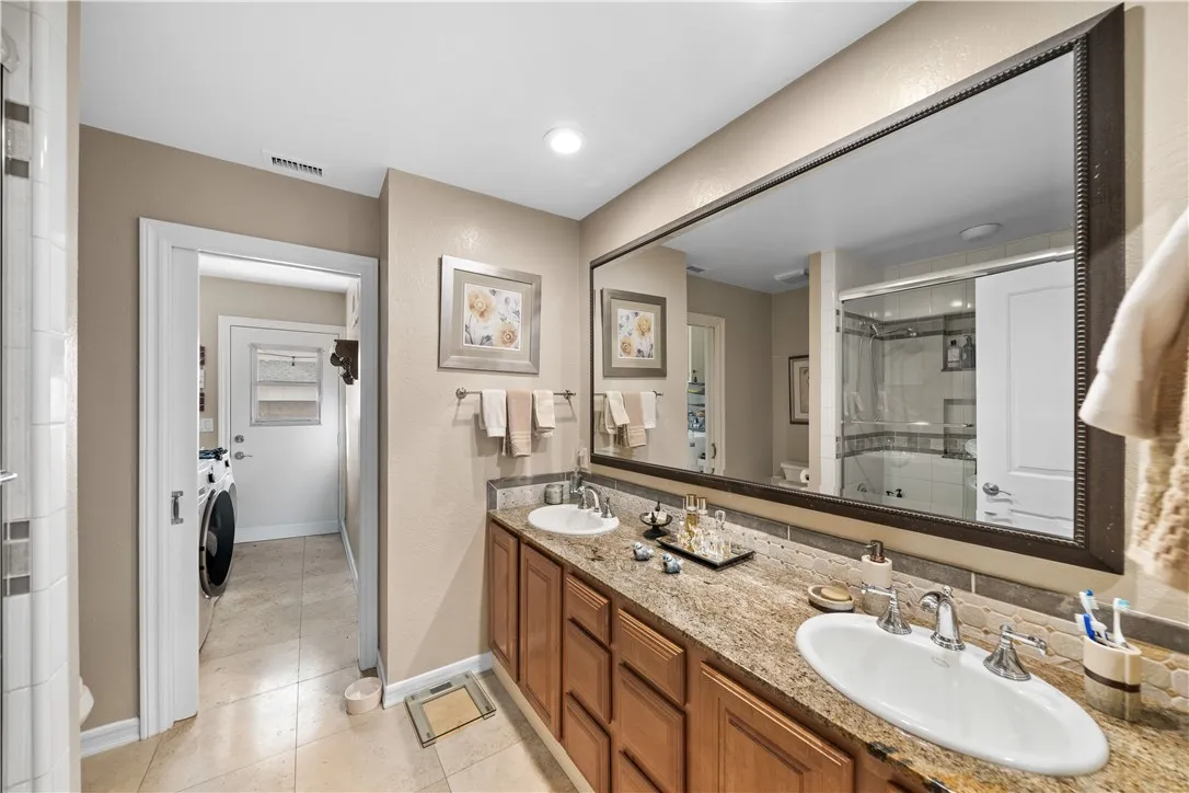 215 N Avenida Segovia, Anaheim Hills, California 92808 home-pic-25