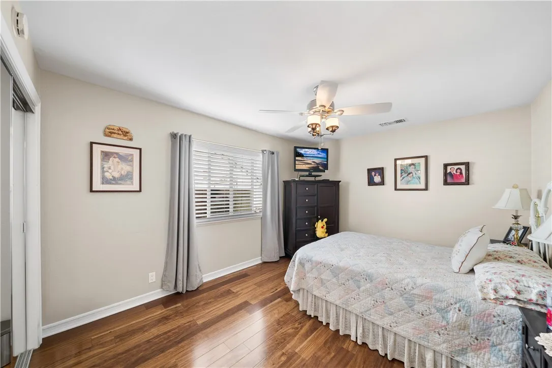 215 N Avenida Segovia, Anaheim Hills, California 92808 home-pic-32