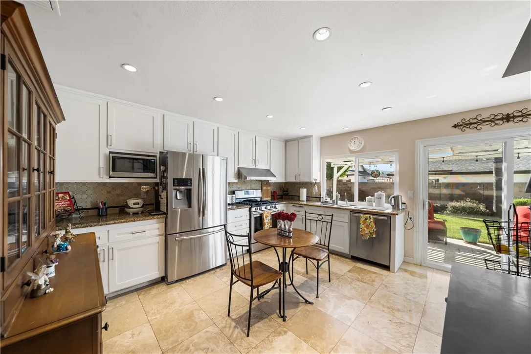 215 N Avenida Segovia, Anaheim Hills, California 92808 home-pic-17