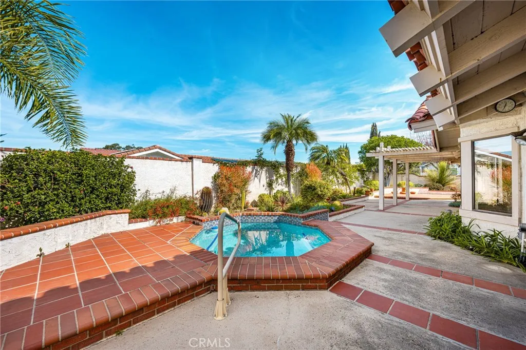 5735 E Elsinore Avenue, Orange, California 92869 home-pic-39