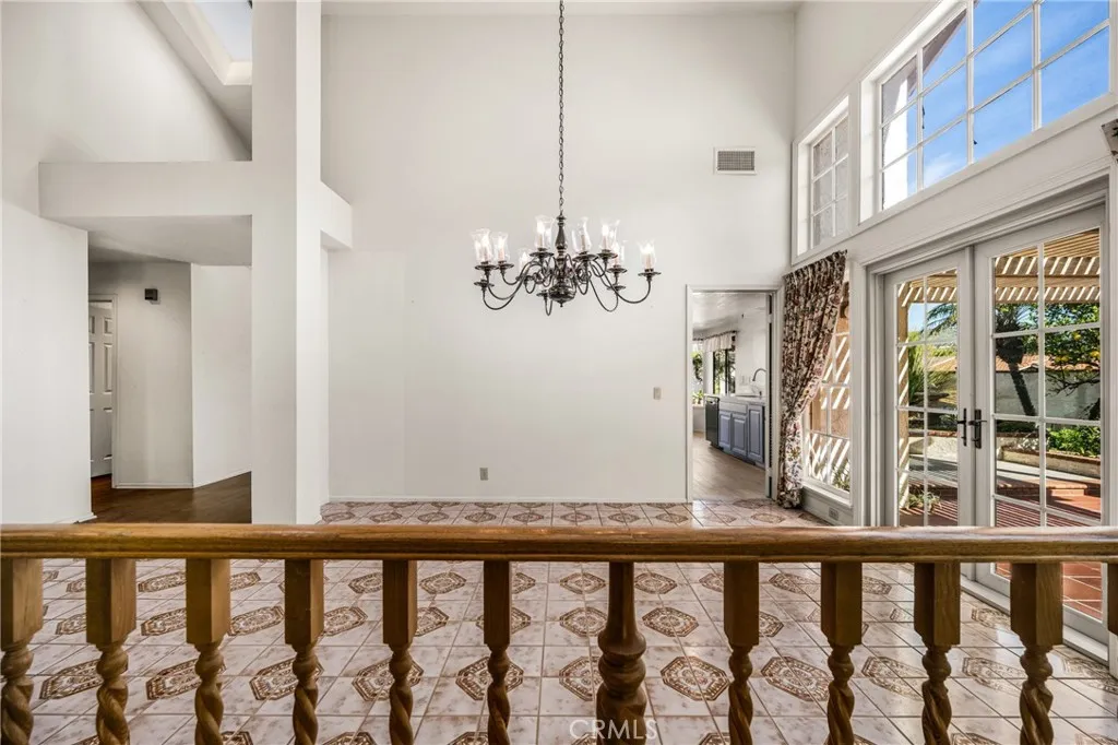 5735 E Elsinore Avenue, Orange, California 92869 home-pic-10