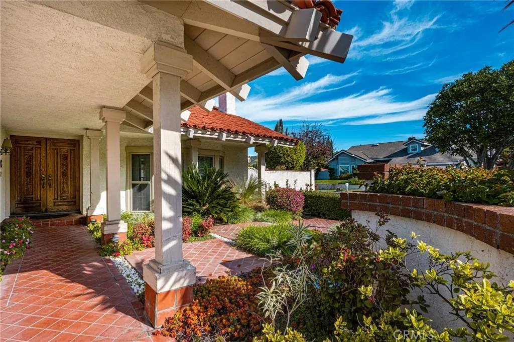 5735 E Elsinore Avenue, Orange, California 92869 home-pic-1