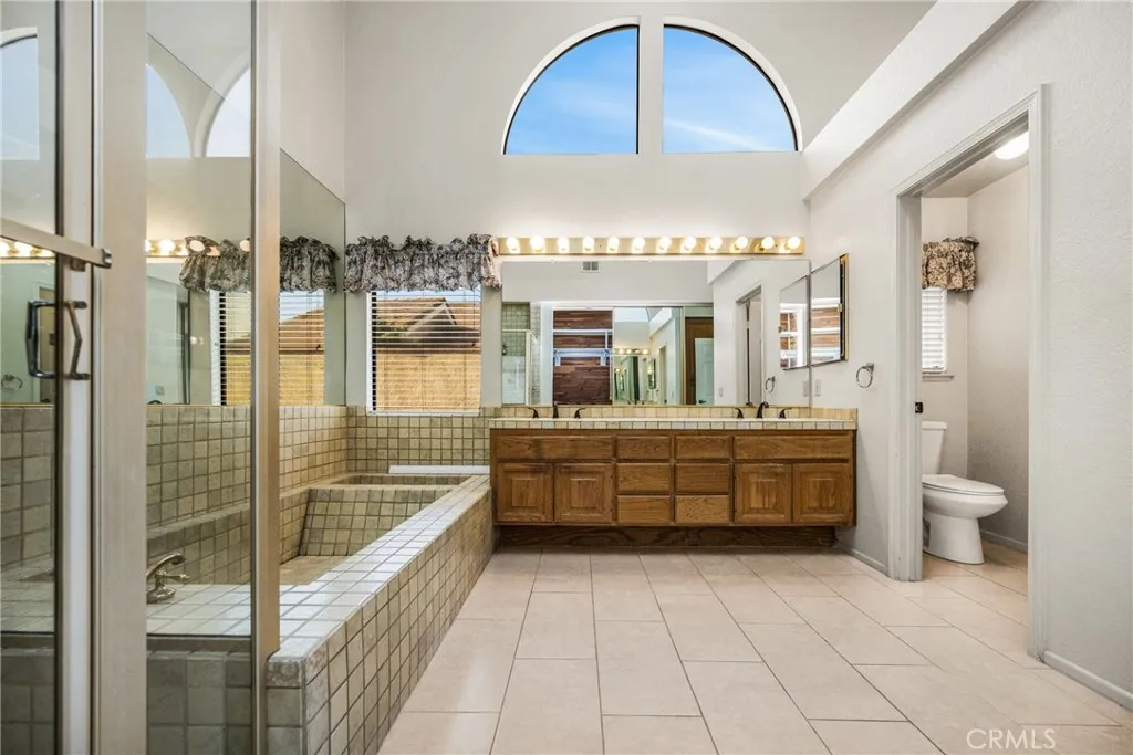 5735 E Elsinore Avenue, Orange, California 92869 home-pic-24