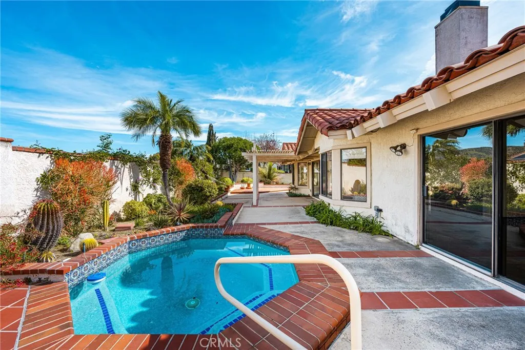 5735 E Elsinore Avenue, Orange, California 92869 home-pic-40