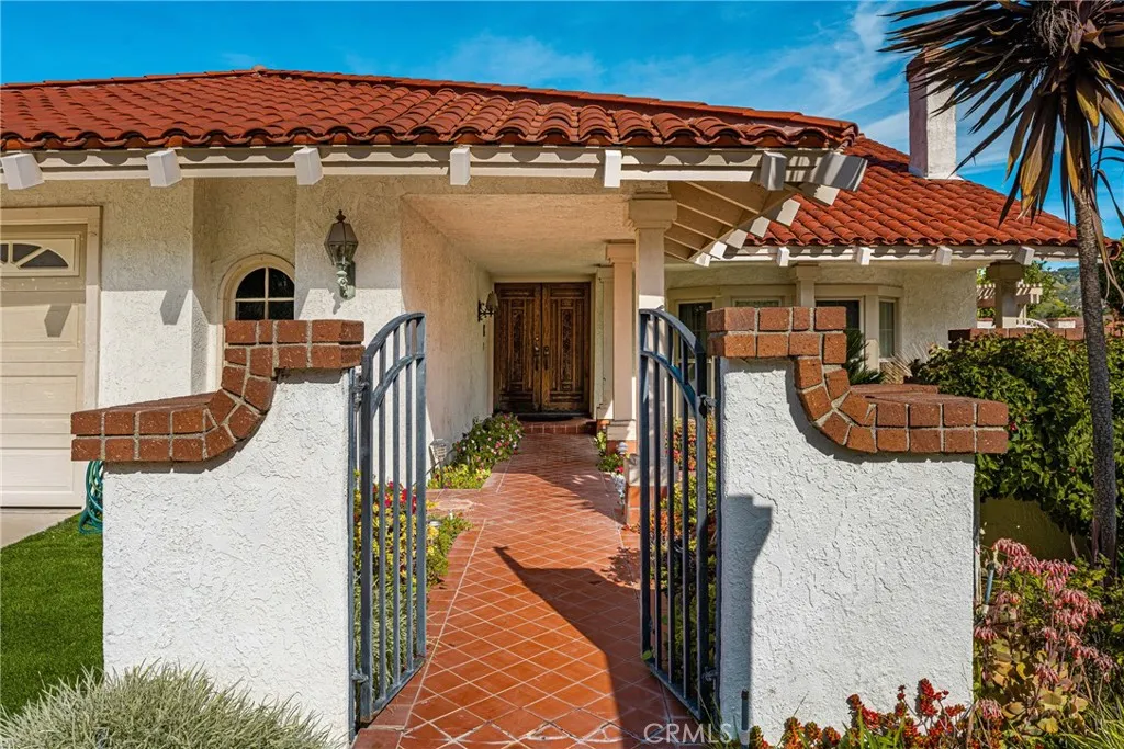 5735 E Elsinore Avenue, Orange, California 92869 home-pic-0