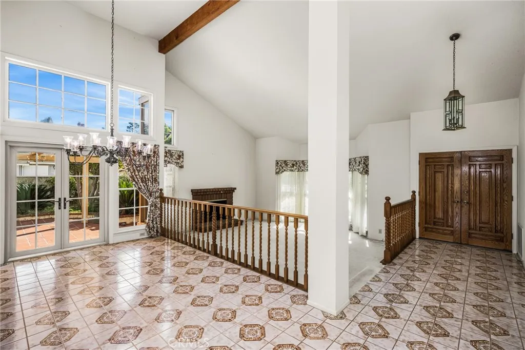 5735 E Elsinore Avenue, Orange, California 92869 home-pic-8