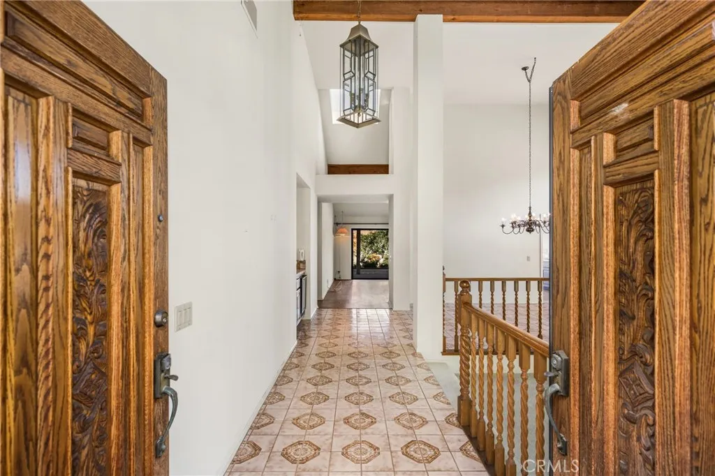 5735 E Elsinore Avenue, Orange, California 92869 home-pic-3