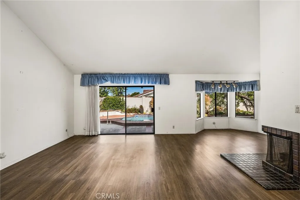5735 E Elsinore Avenue, Orange, California 92869 home-pic-20