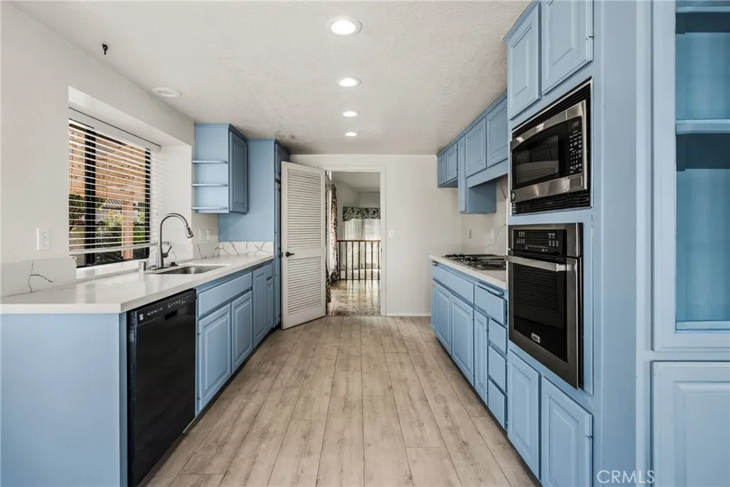 5735 E Elsinore Avenue, Orange, California 92869 home-pic-17