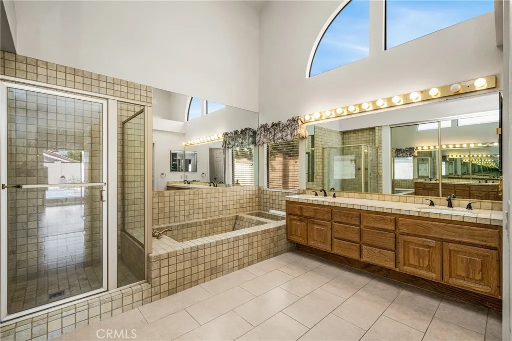 5735 E Elsinore Avenue, Orange, California 92869 home-pic-23