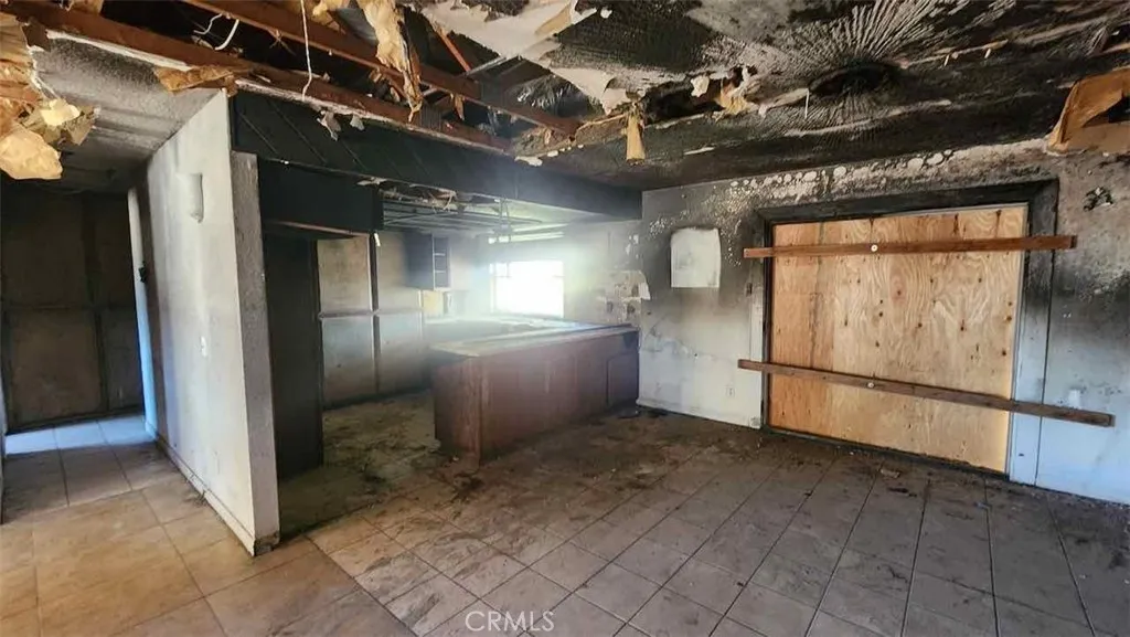 22330 Miramot Road, Apple Valley, California 92308 home-pic-6