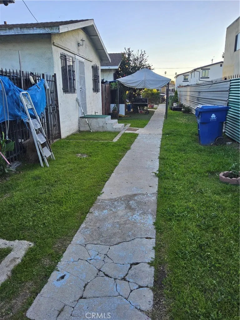 837 W 65th, Los Angeles, California 90044 home-pic-3