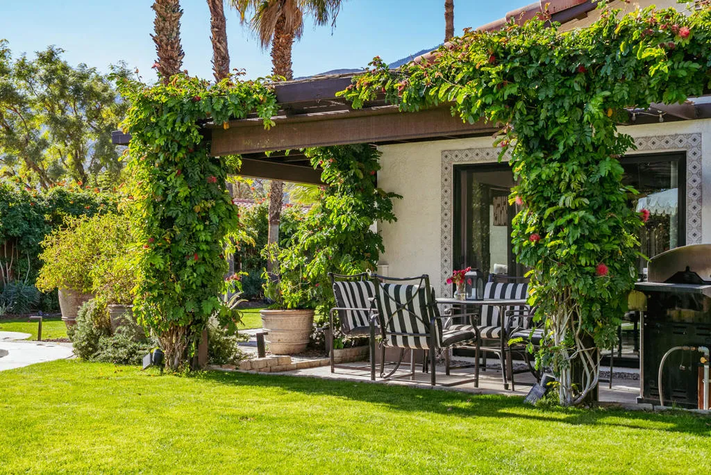 1331 E Del Paso Way, Palm Springs, California 92262 home-pic-2