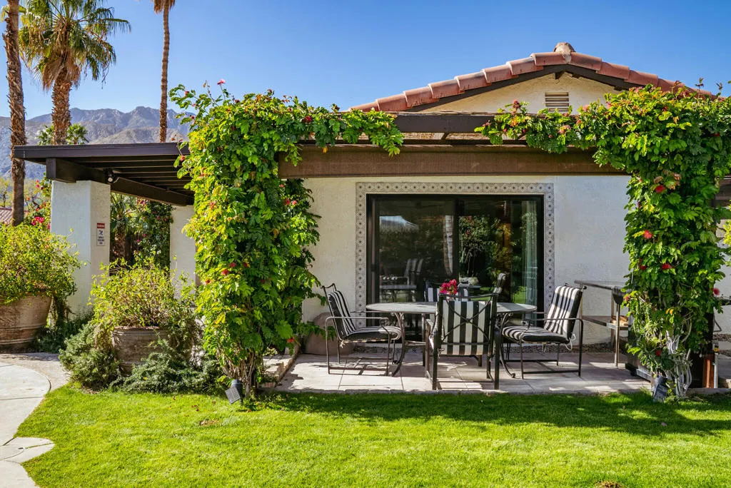 1331 E Del Paso Way, Palm Springs, California 92262 home-pic-28