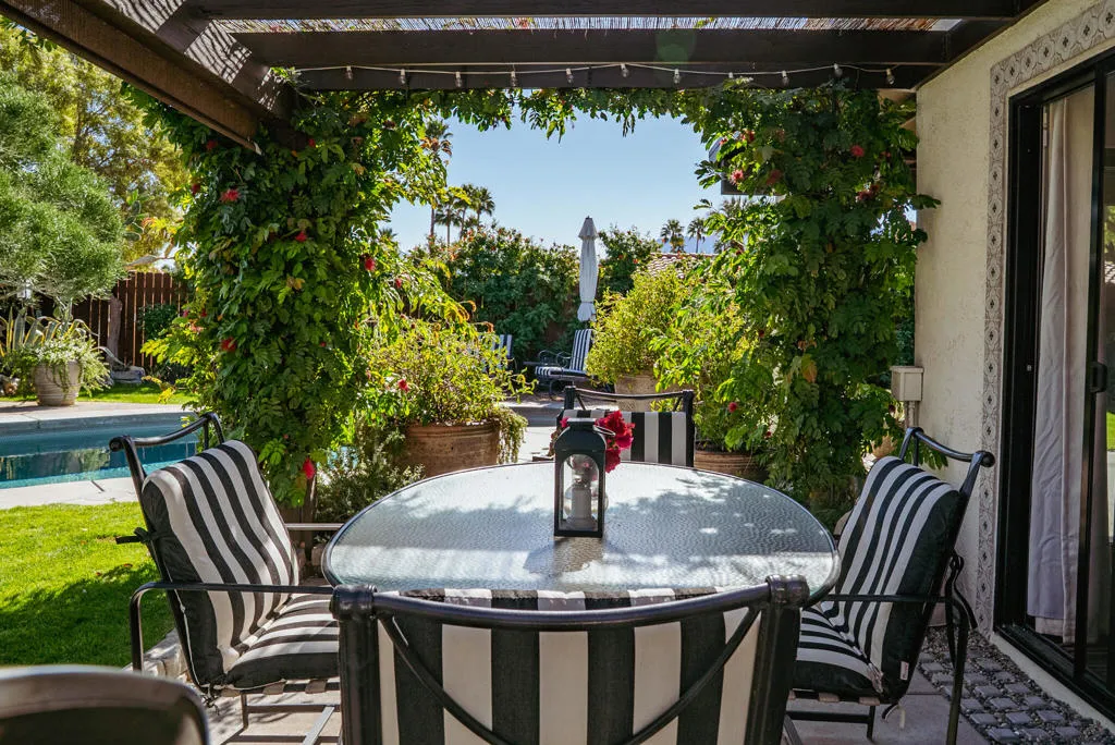 1331 E Del Paso Way, Palm Springs, California 92262 home-pic-29