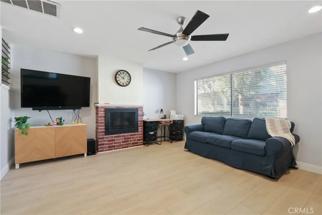 1910 W Palmyra 4, Orange, California 92868 home-pic-5