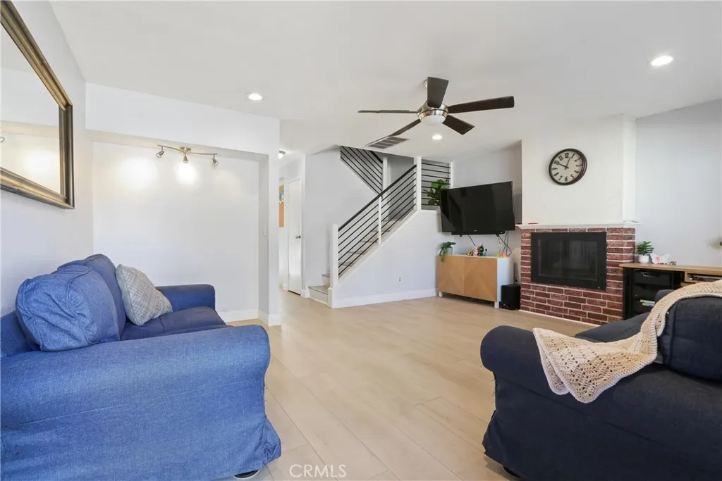 1910 W Palmyra 4, Orange, California 92868 home-pic-4