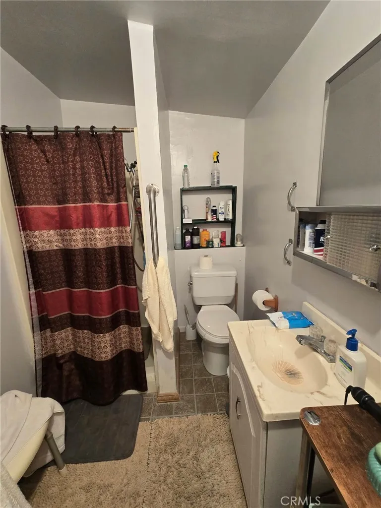 Master bath, 3/4.