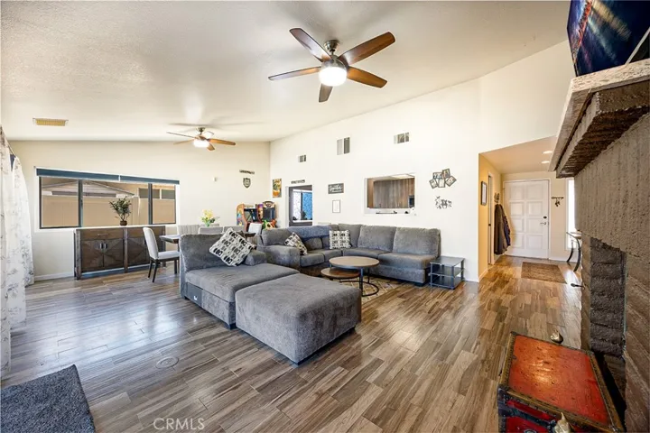 14336 Galleon, Helendale, California 92342