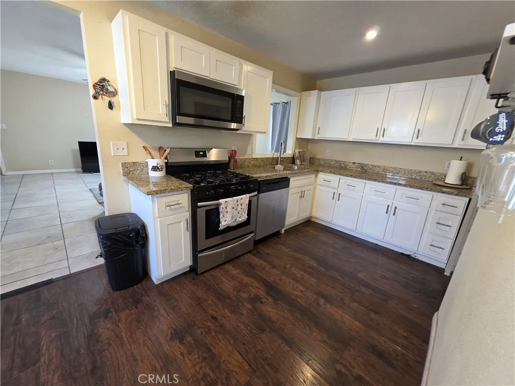 338 S Gilbert, Hemet, California 92543 home-pic-4
