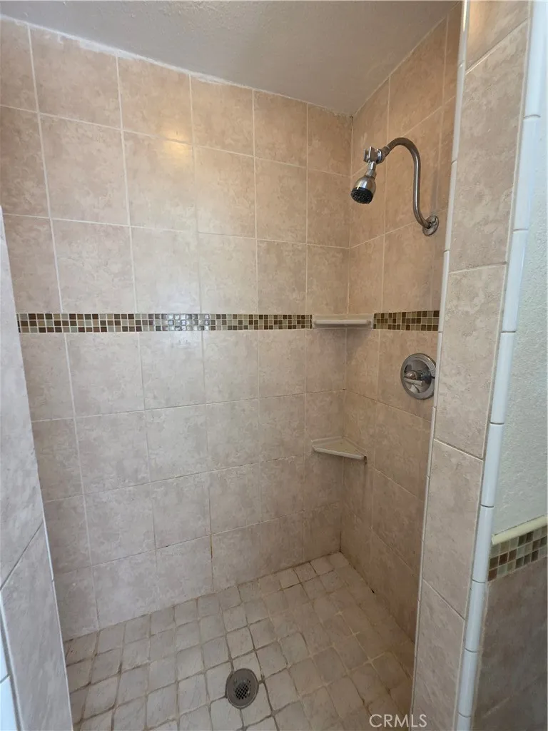 338 S Gilbert, Hemet, California 92543 home-pic-8