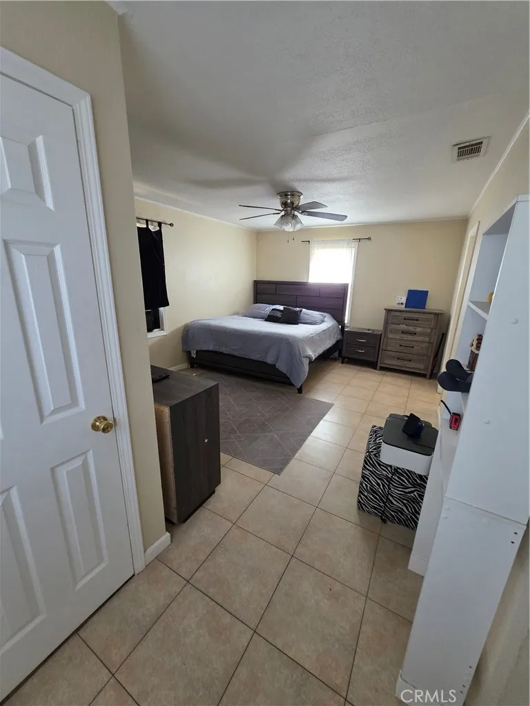 338 S Gilbert, Hemet, California 92543 home-pic-7